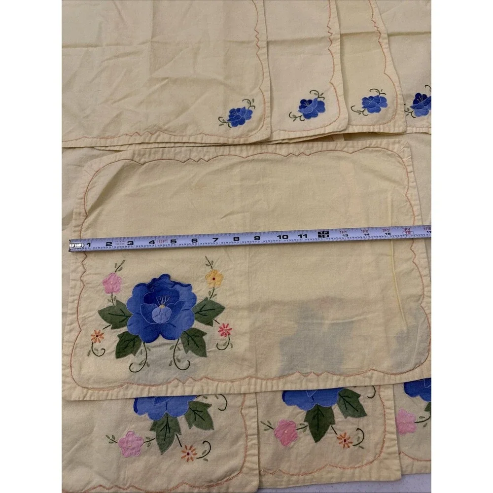 Vintage Yellow 4 Placemats 4 Napkins Embroidered Flower Floral Appliqué Set